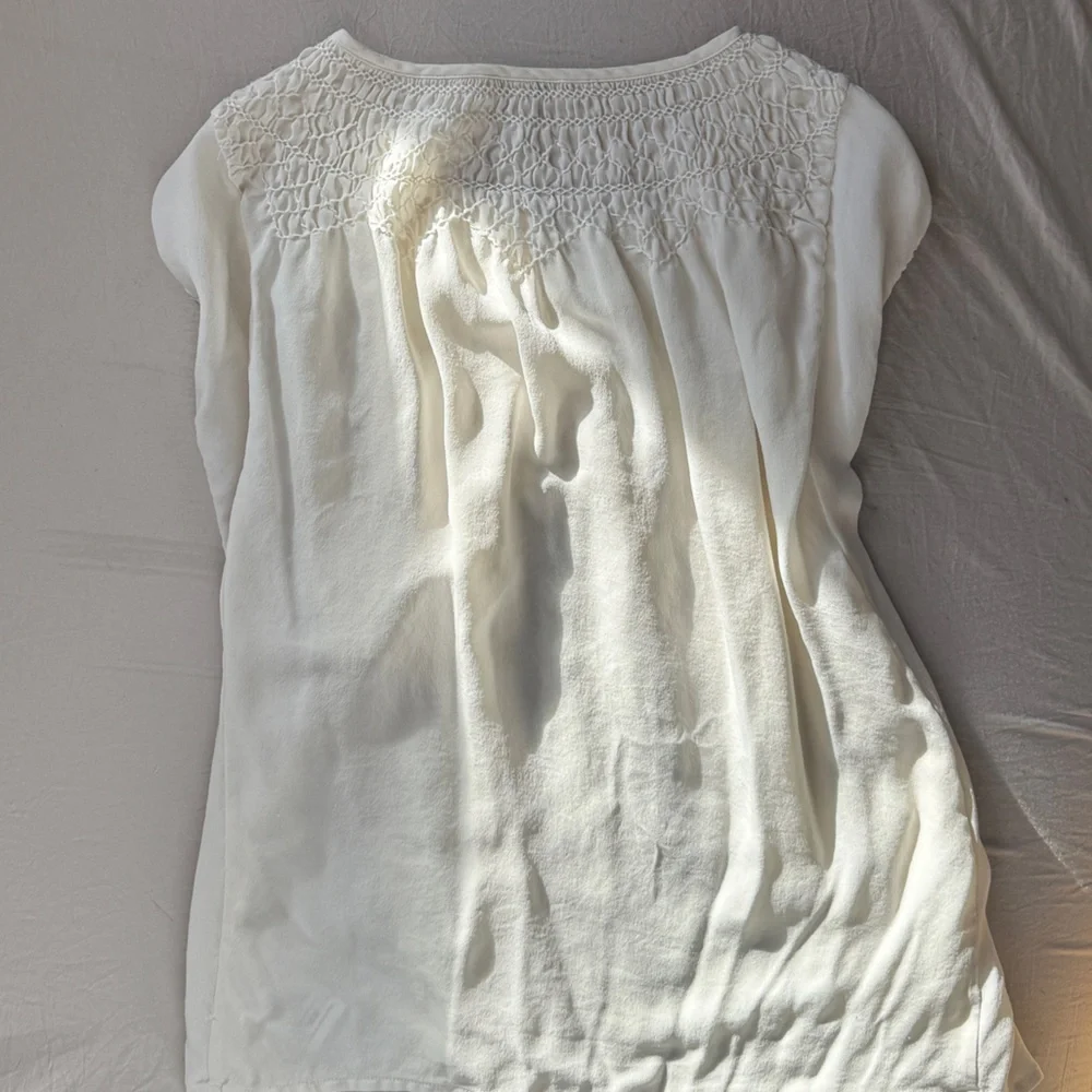 100% Silk Elegant Romantic Cream Blouse - Picture 6 of 9
